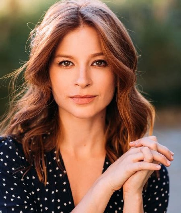 What is Canadian Actress Stacey Farber Relationship Status? Her Dating Life